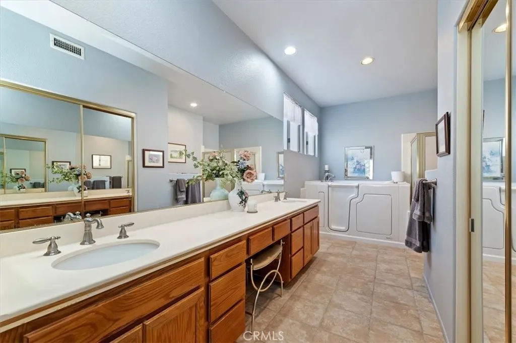 40495 Via Malagas, Murrieta, California 92562 home-pic-19