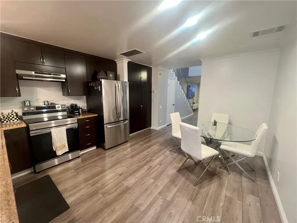 7301 Lennox, Van Nuys, California 91405 home-pic-7