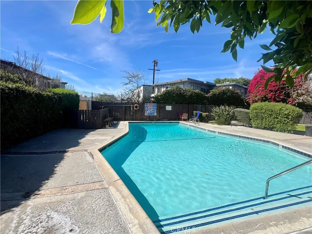 7301 Lennox, Van Nuys, California 91405 home-pic-17