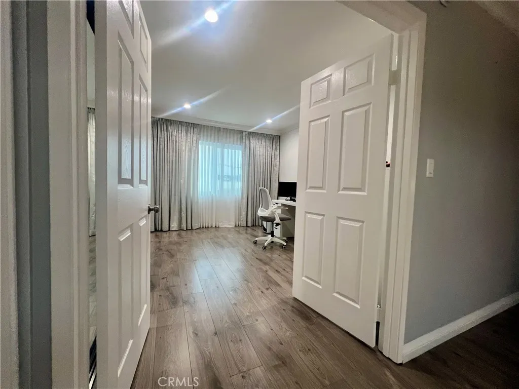 7301 Lennox, Van Nuys, California 91405 home-pic-10