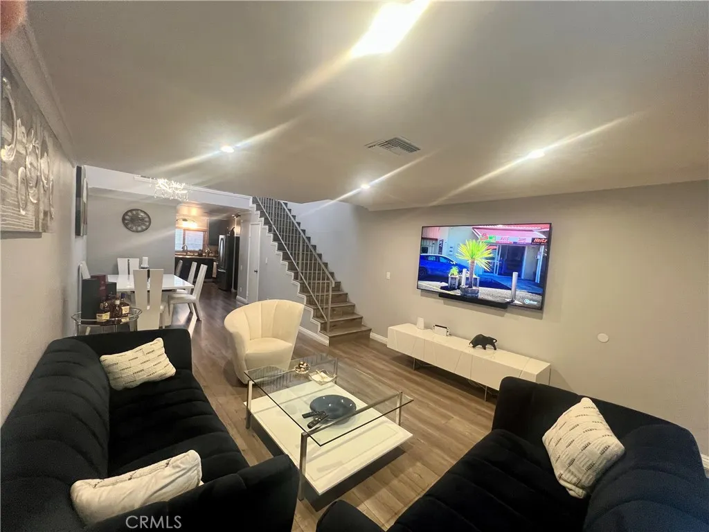 7301 Lennox, Van Nuys, California 91405 home-pic-4