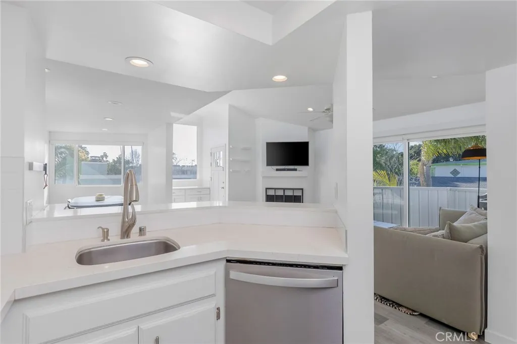 1301 Electric, Seal Beach, California 90740 home-pic-16