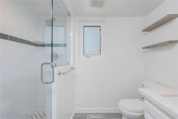 Unit B - Bathroom #2