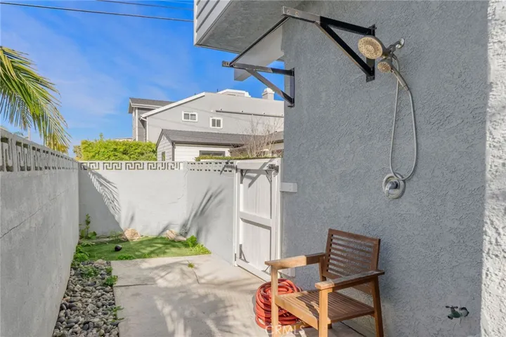 Unit B - Outdoor Space