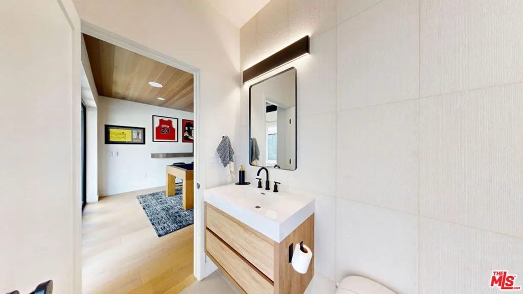 18221 Windsor Drive, Villa Park, California 92861 home-pic-28