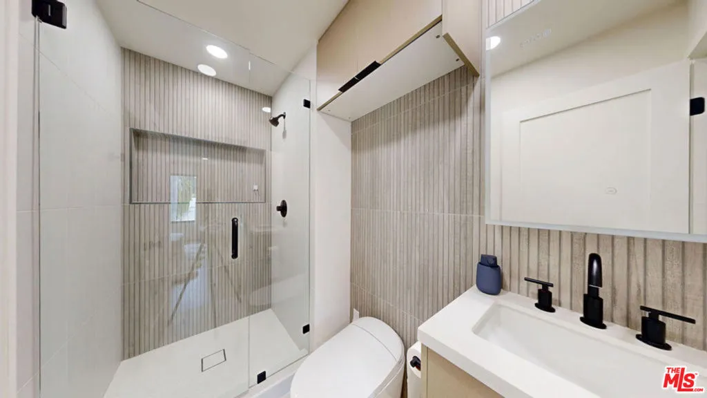 18221 Windsor Drive, Villa Park, California 92861 home-pic-26