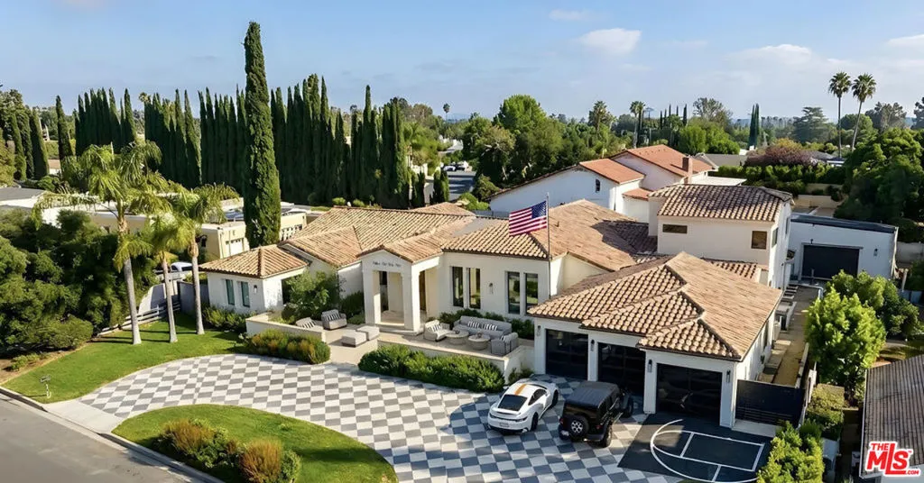 18221 Windsor Drive, Villa Park, California 92861 home-pic-1