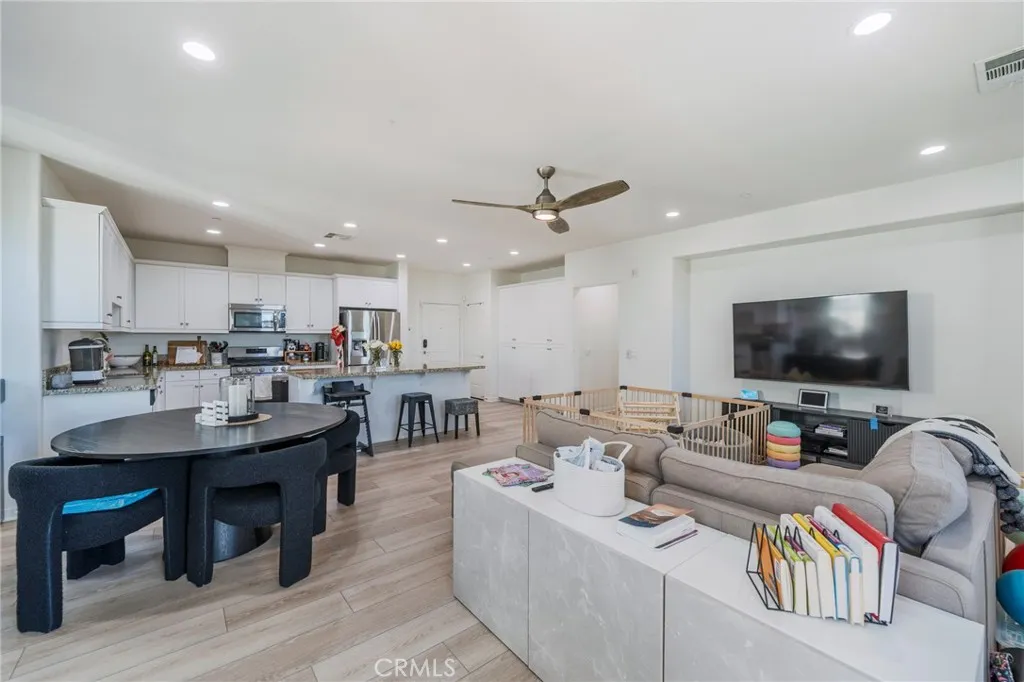 409 Mallorca, Brea, California 92823 home-pic-13