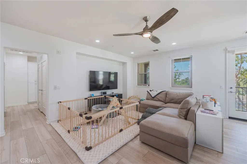 409 Mallorca, Brea, California 92823 home-pic-12
