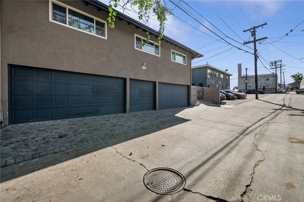 6 Car Garage