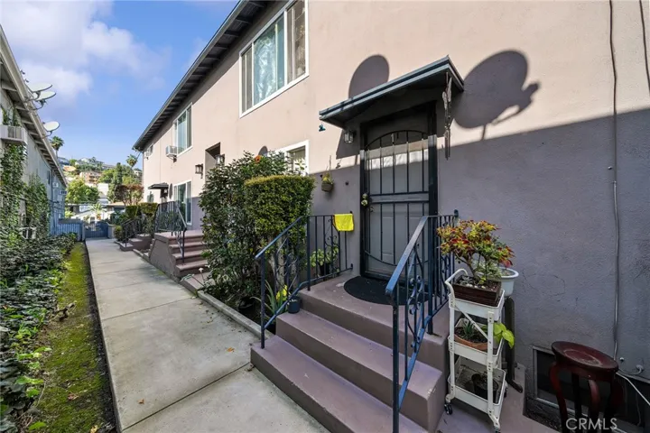 3823 Stockbridge, Los Angeles, California 90032 — photo 4
