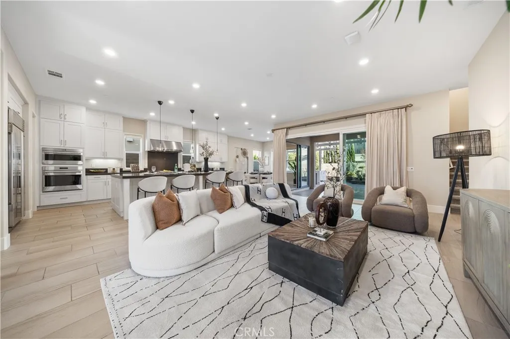 72 Ray, Irvine, California 92618 home-pic-2