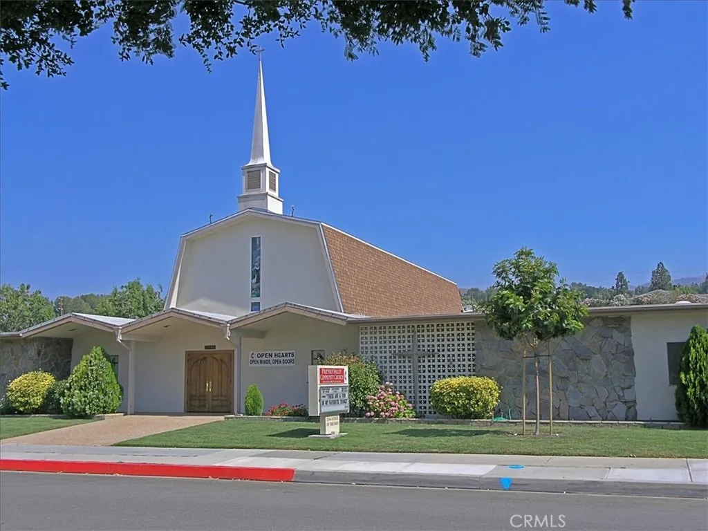 26837 Avenue Of The Oaks, Newhall, California 91321 home-pic-36