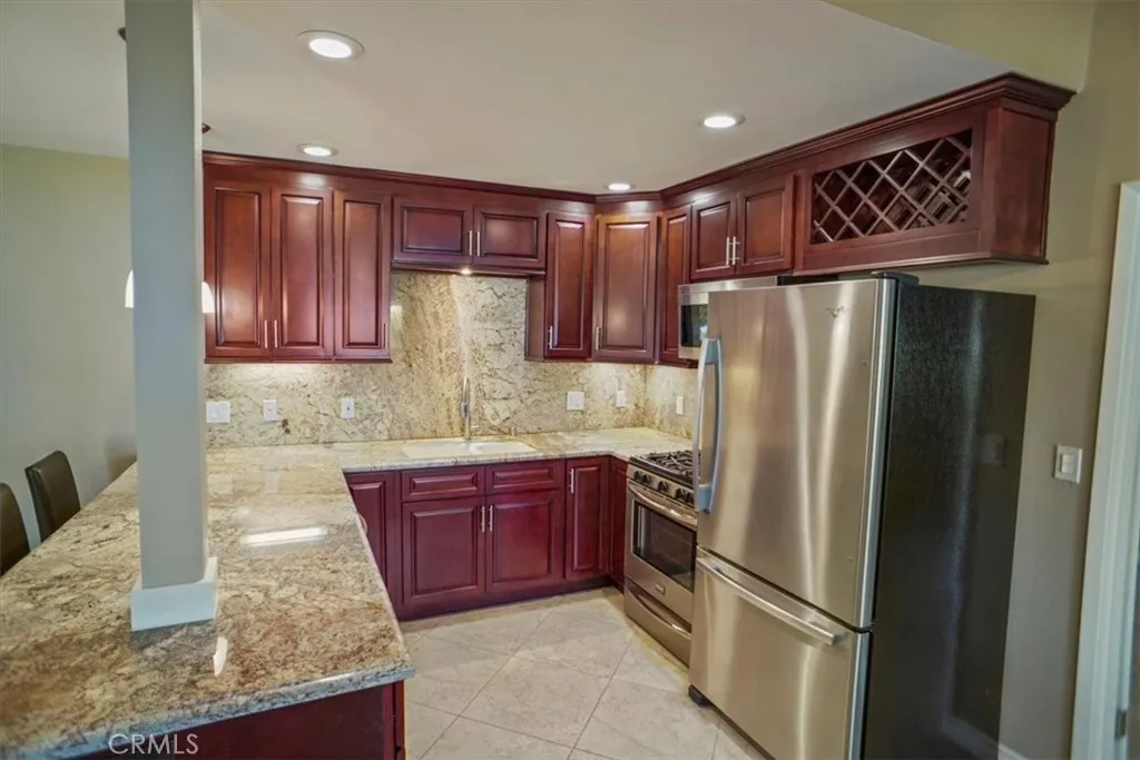 26837 Avenue Of The Oaks, Newhall, California 91321 home-pic-6