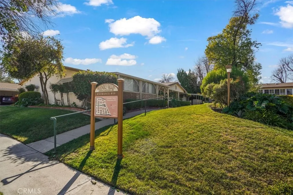 26837 Avenue Of The Oaks, Newhall, California 91321 home-pic-1