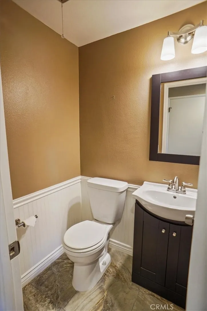 26837 Avenue Of The Oaks, Newhall, California 91321 home-pic-15