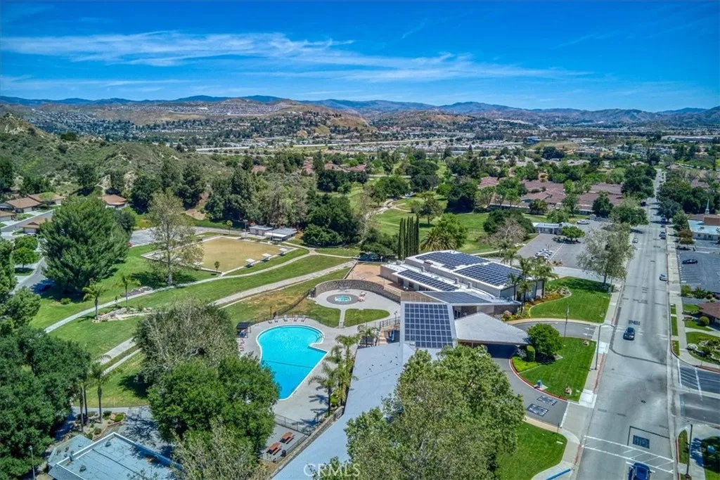 26837 Avenue Of The Oaks, Newhall, California 91321 home-pic-22