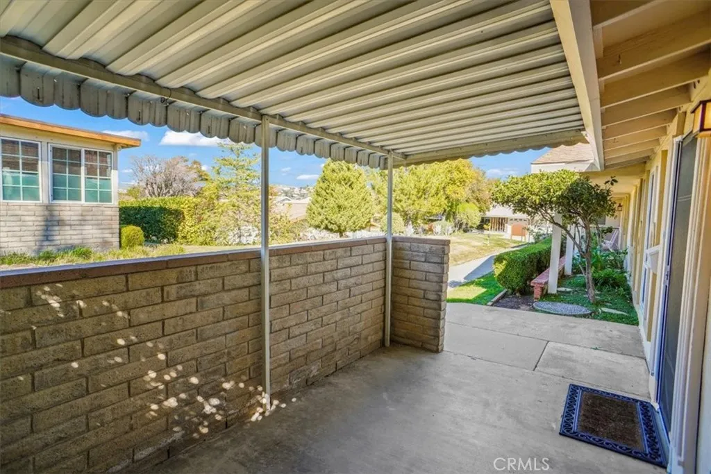 26837 Avenue Of The Oaks, Newhall, California 91321 home-pic-4