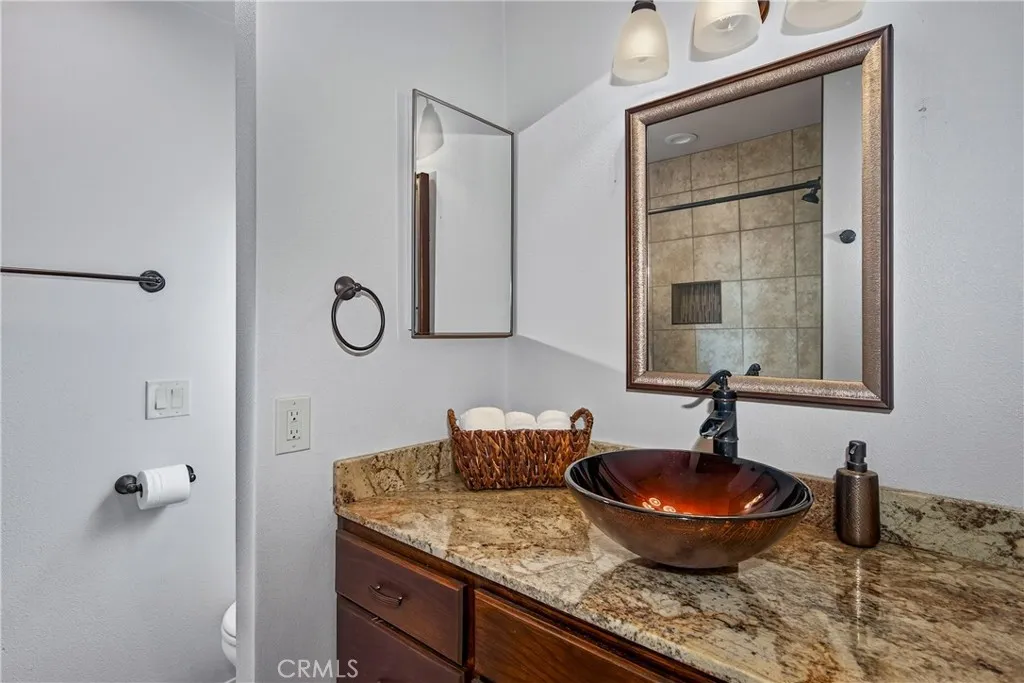 1087 N 1st St, Banning, California 92220 home-pic-17