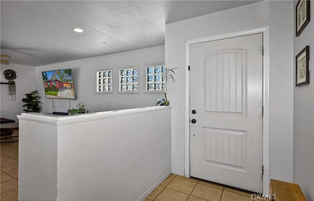 1087 N 1st St, Banning, California 92220 home-pic-5