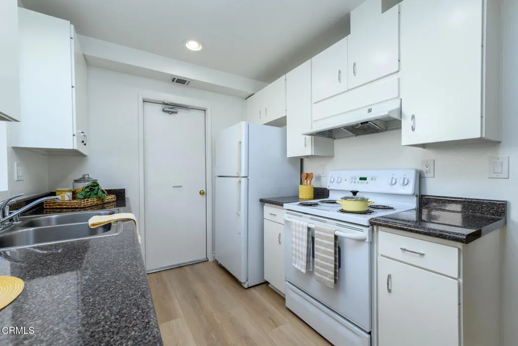 24121 Village 24, Camarillo, California 93012 home-pic-19