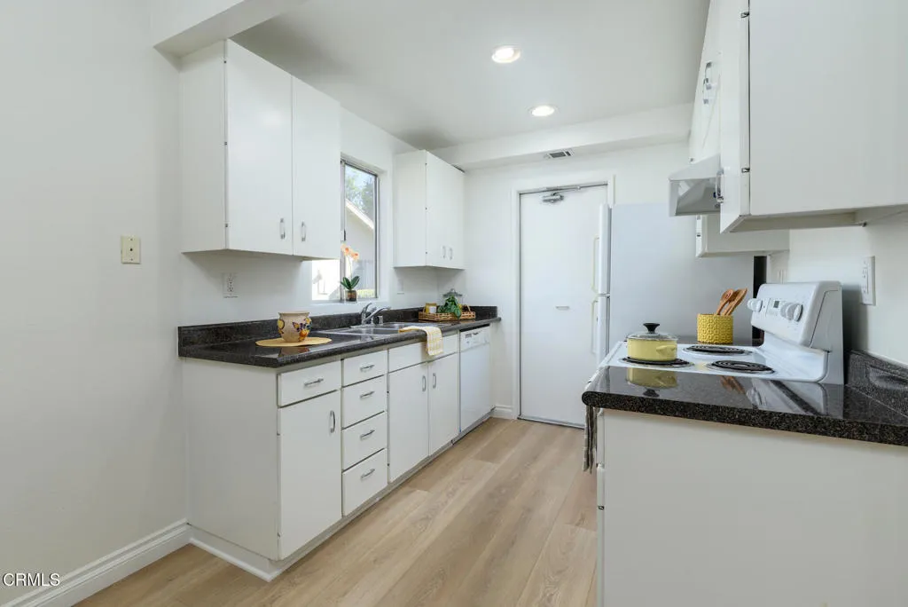 24121 Village 24, Camarillo, California 93012 home-pic-18