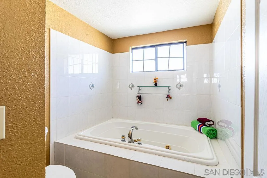 326 N Curtis Avenue F, Alhambra, California 91801 home-pic-21