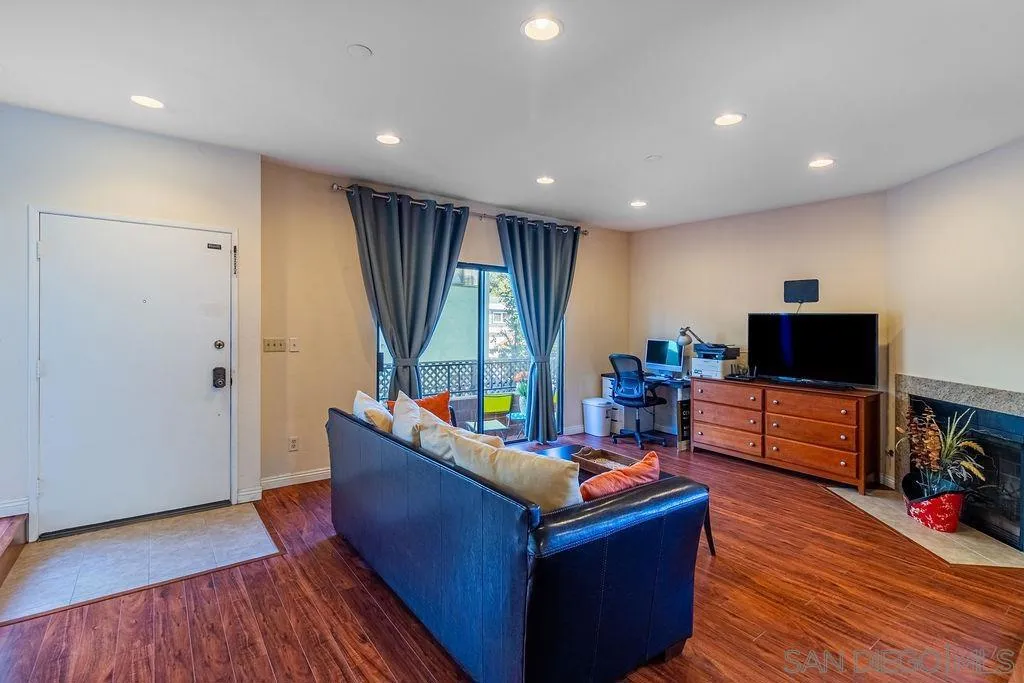 326 N Curtis Avenue F, Alhambra, California 91801 home-pic-11