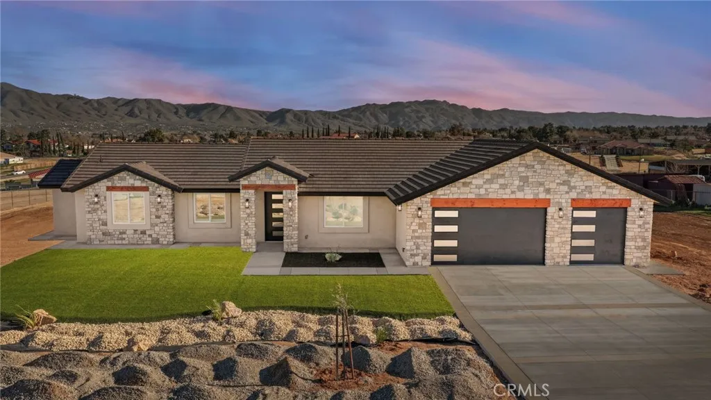 18399 Pacific, Hesperia, California 92345 home-pic-1