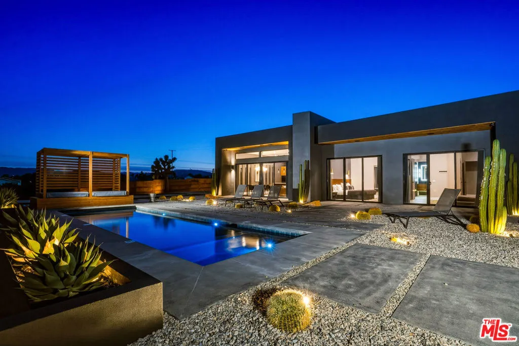 3945 Anita Avenue, Yucca Valley, California 92284 home-pic-1