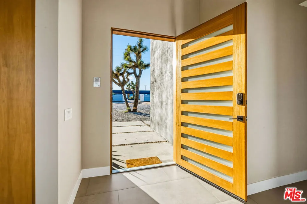 3945 Anita Avenue, Yucca Valley, California 92284 home-pic-8