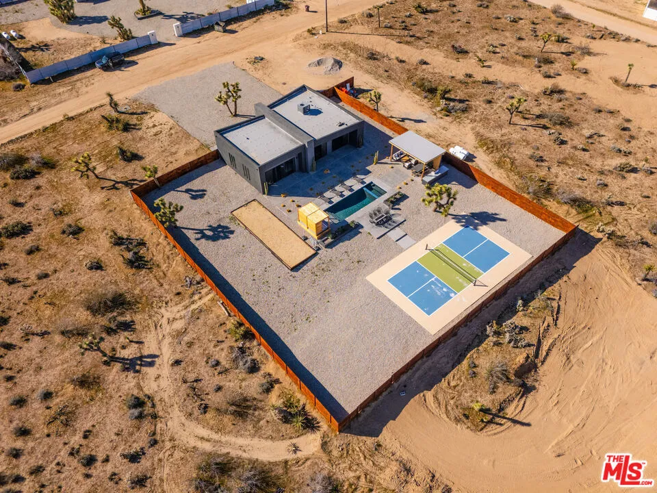 3945 Anita Avenue, Yucca Valley, California 92284 home-pic-42