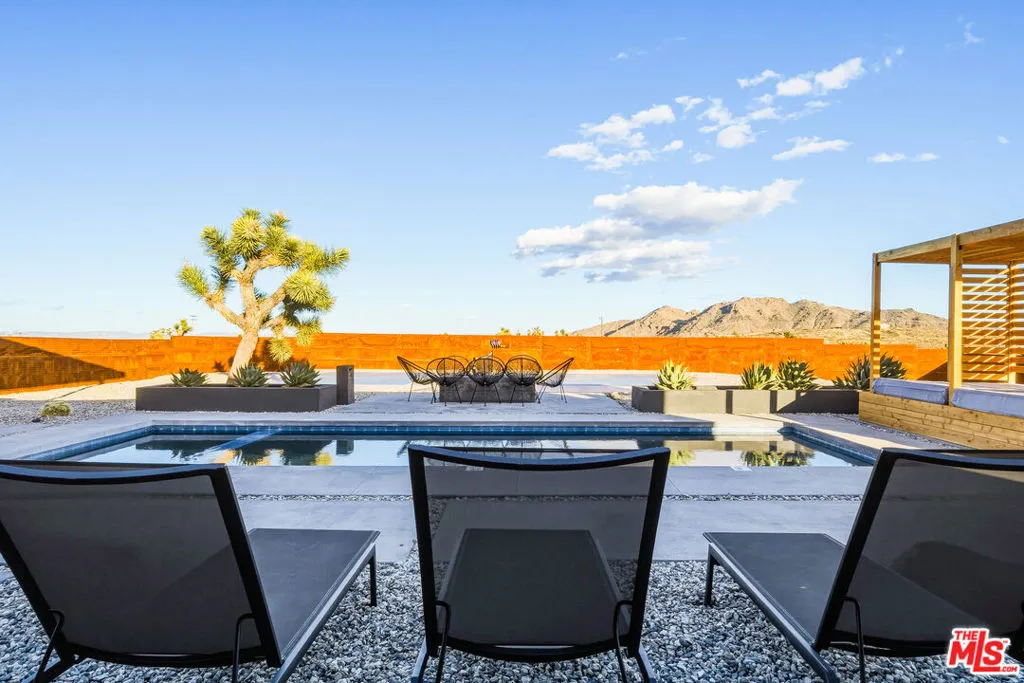 3945 Anita Avenue, Yucca Valley, California 92284 home-pic-35