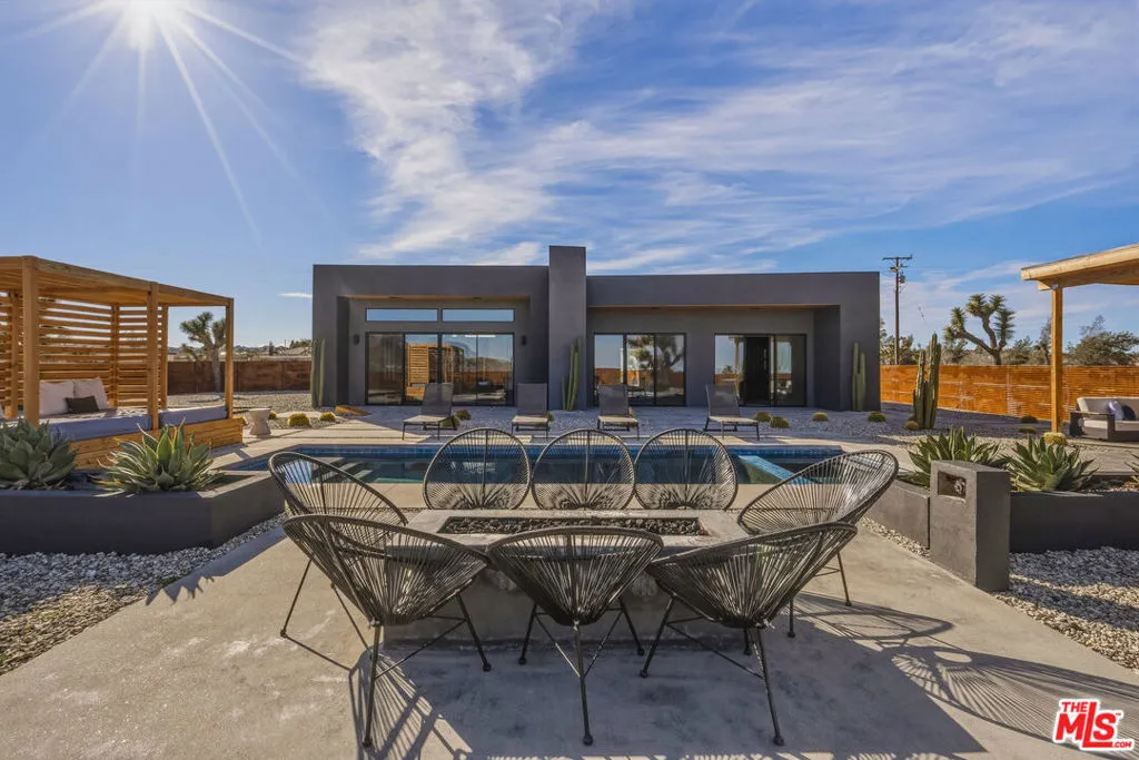 3945 Anita Avenue, Yucca Valley, California 92284 home-pic-38