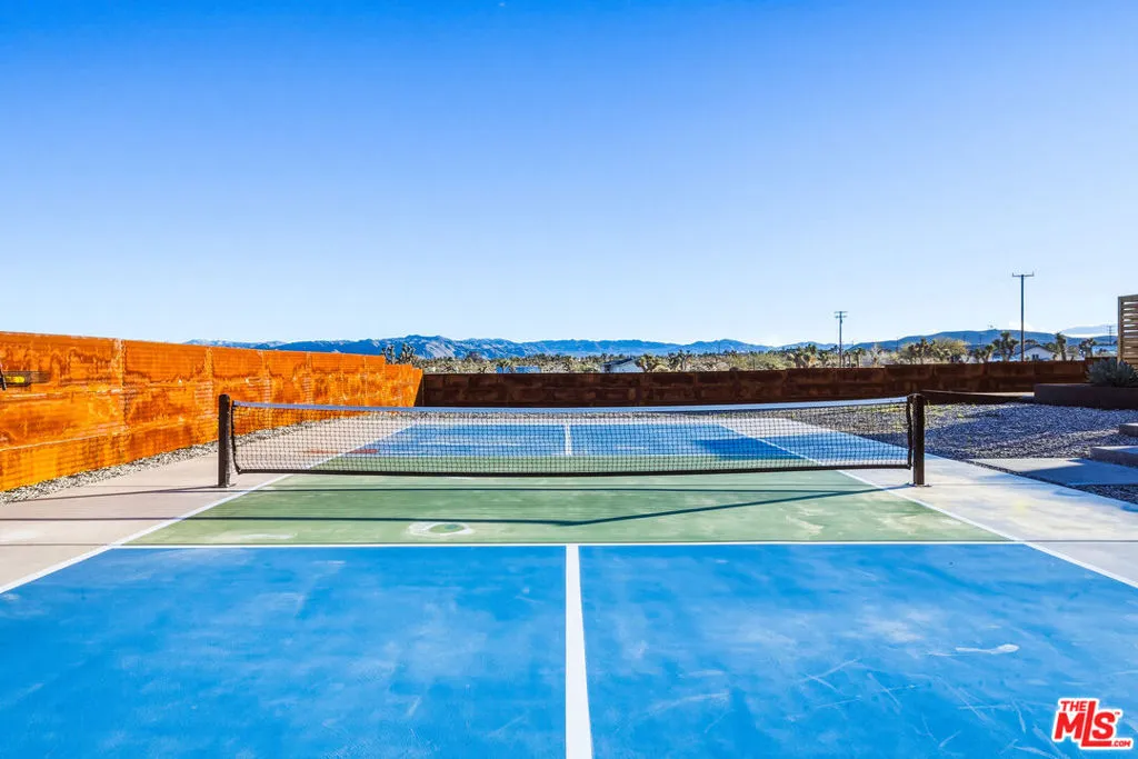 3945 Anita Avenue, Yucca Valley, California 92284 home-pic-33
