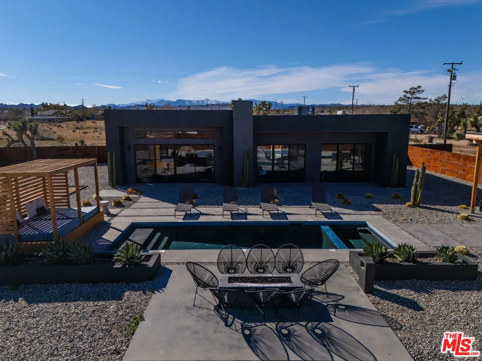 3945 Anita Avenue, Yucca Valley, California 92284 home-pic-39