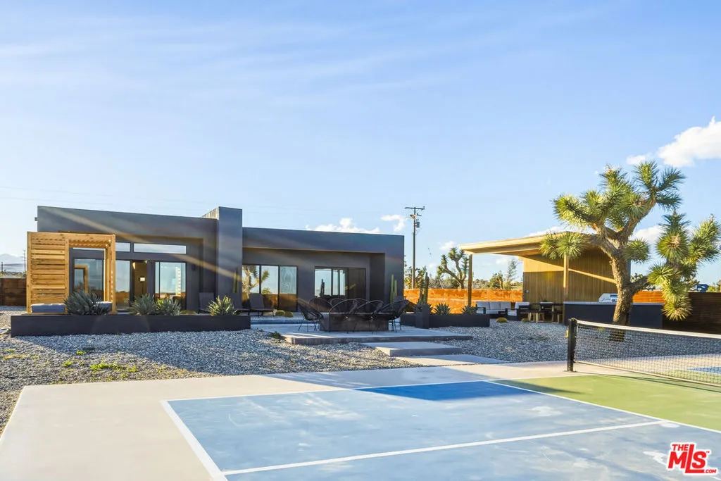 3945 Anita Avenue, Yucca Valley, California 92284 home-pic-32