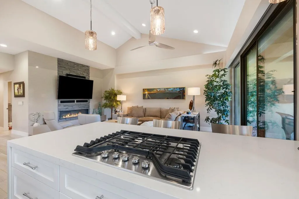 338 Paseo Primavera, Palm Desert, California 92260 home-pic-4