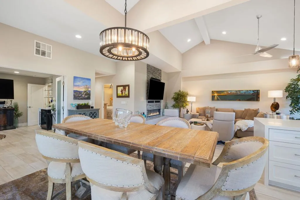 338 Paseo Primavera, Palm Desert, California 92260 home-pic-3
