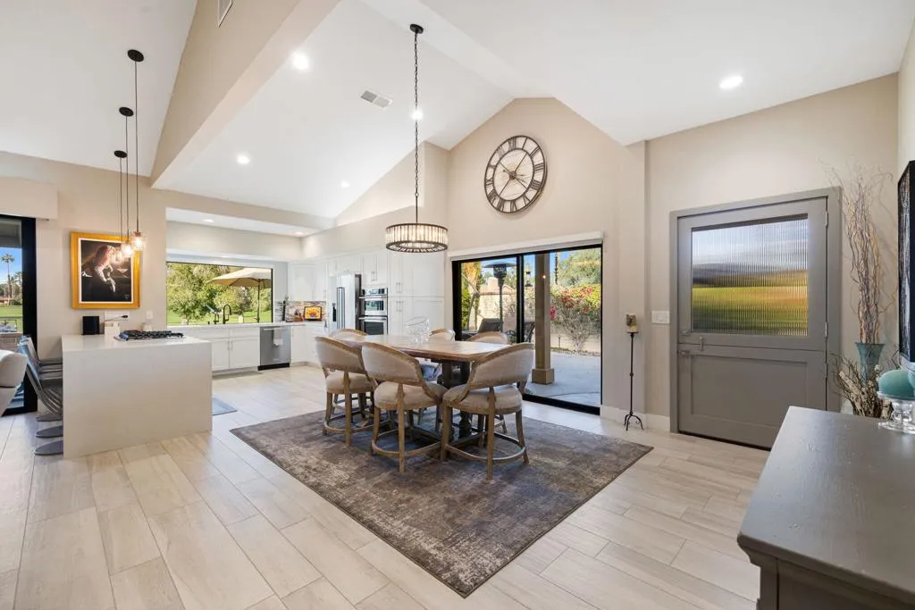 338 Paseo Primavera, Palm Desert, California 92260 home-pic-12