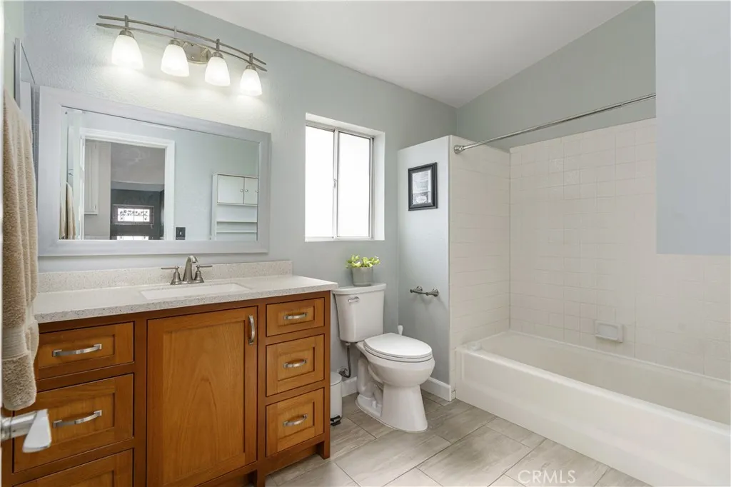 44047 Colony Court, Lancaster, California 93536 home-pic-34