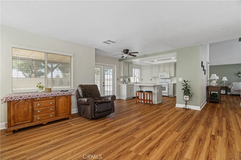 44047 Colony Court, Lancaster, California 93536 home-pic-17