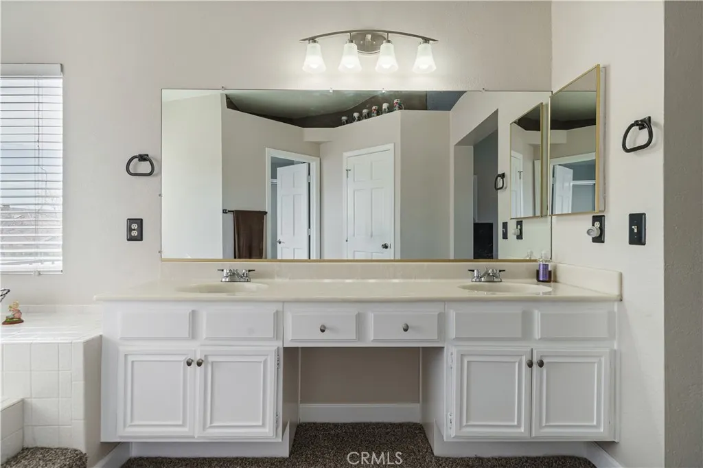 44047 Colony Court, Lancaster, California 93536 home-pic-29