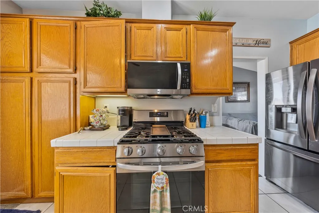 34711 Sunlight, Yucaipa, California 92399 home-pic-10