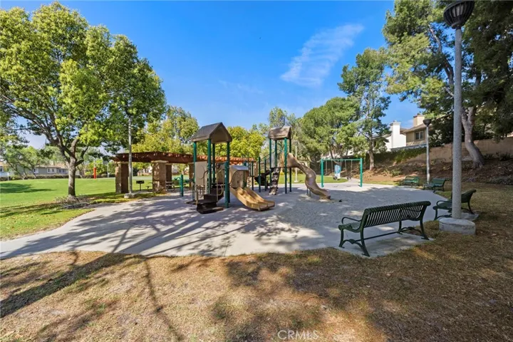 74 Linhaven, Irvine, California 92602