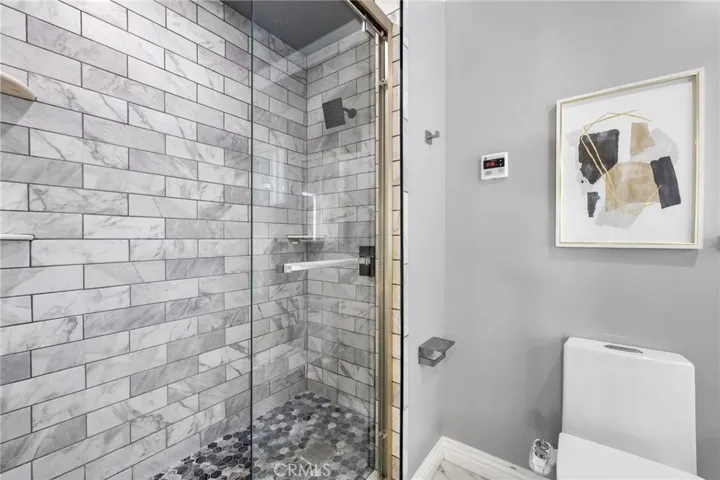 Main floor bedroom en-suite bathroom shower