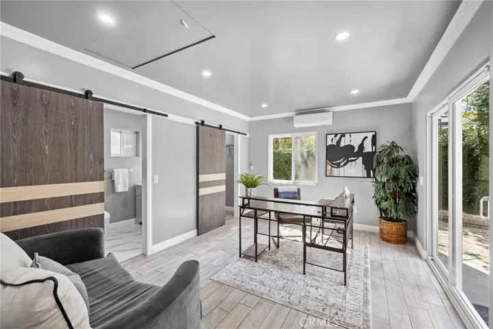 MAIN-FLOOR ENSUITE BEDROOM