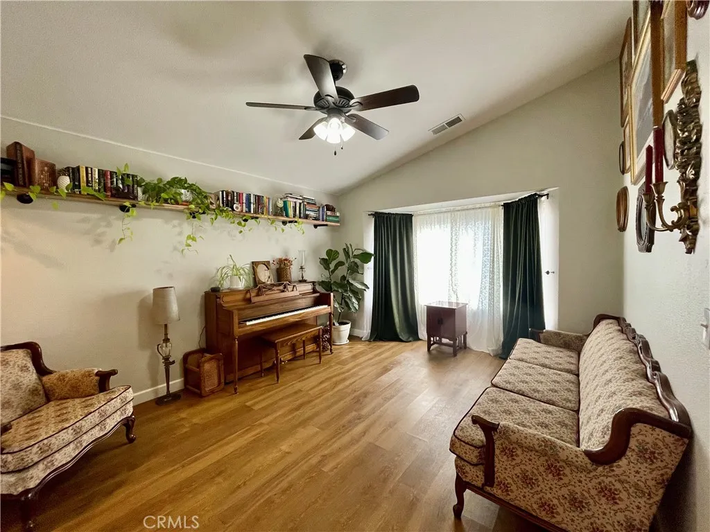 443 S Park, Kerman, California 93630 home-pic-10