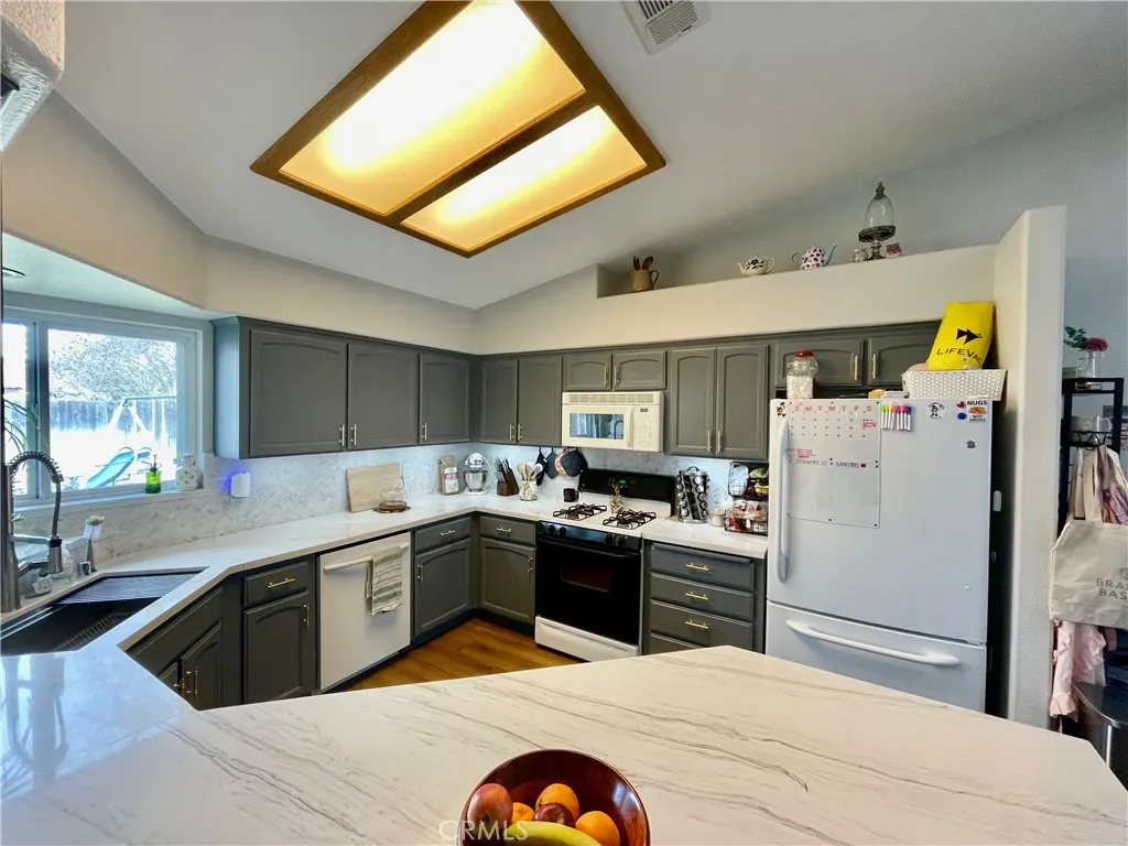 443 S Park, Kerman, California 93630 home-pic-4