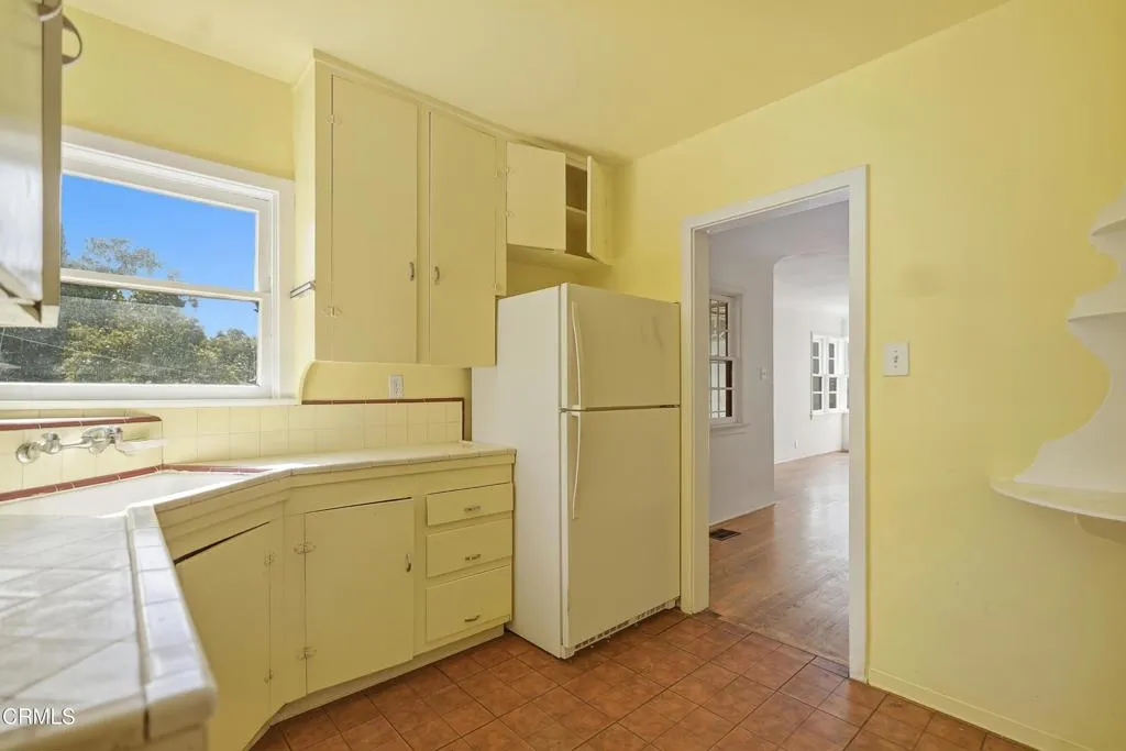 2307 Moss Avenue, Los Angeles, California 90065 home-pic-8